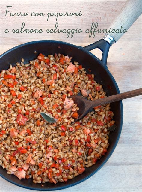 Check spelling or type a new query. Spelucchino: Farro con peperoni e salmone selvaggio affumicato