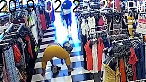 Florida Store Captures Shoplifter Twerking