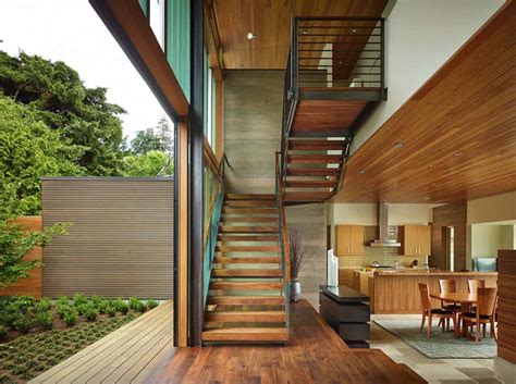 Based in toronto,canada.the house reflects of the. Breathtaking courtyard house offers serene views over Lake ...