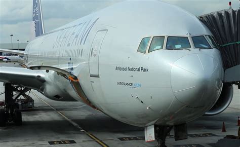 Flight delay compensation up to 600€: KLM B777-300ER Landing in a Tropical Storm: KL809 Flight ...