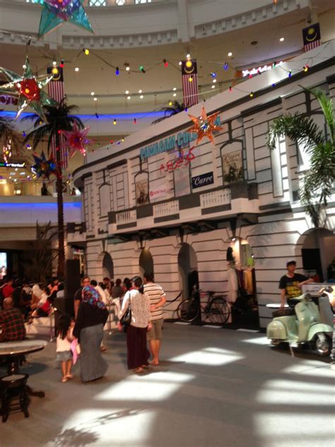 Mari jaga proteksi diri pikirkan bersama tentang pandemi pantun dikirim pengganti diri sebagai tanda silaturrahmi. 6+ Hiasan Dekorasi Raya 2013 di Shopping Mall Utama di ...