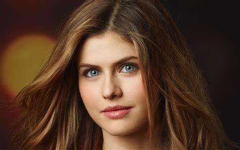 Cute Alexandra Daddario Smiling Wallpaper Hd Celebrities K Wallpapers Images And Photos Finder