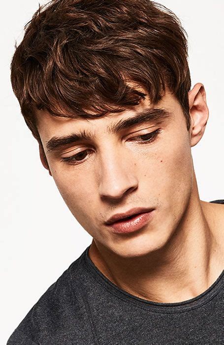 14 exemplary hairstyles for men with medium hair bangs