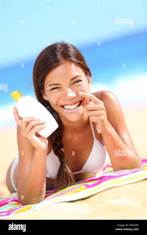 Babe Woman Suntan Lotion Hi Res Stock Photography And Images Alamy
