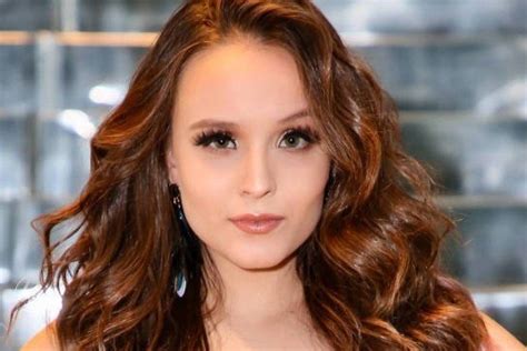 Aos 20 Anos Cantora Teen Larissa Manoela Cria Sua Própria Operadora De Celular Investnews