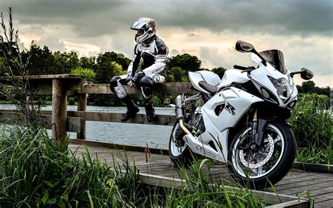 Edycja Tapety Motocykl Suzuki Gsx R Motocyklista Most Ziele Motociclisti