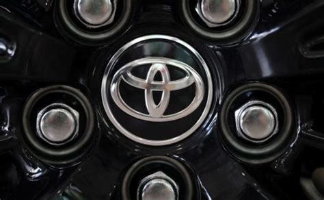 Toyota Vai Investir R Bi Para Produzir Compacto H Brido Flex Em Sp