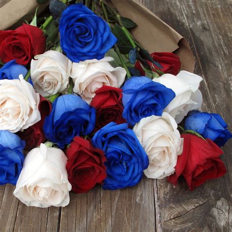 A Red White And Blue Bouquet A Diy Vintage Americana Wedding