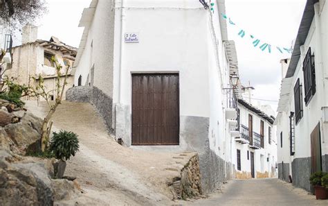 Casas rurales granada en la alpujarra con zona spa gratuita, piscina climatizada, sauna de vapor, sauna finlandesa, baños árabes. Pueblos de la Alpujarra: Yegen, un viaje con encanto ...