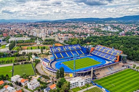 The upper chequers panel is the mirrored image of the skyline at the bottom of the shirt. Stadion Maksimir, Zagreb (CRO). GNK Dinamo Zagreb. | Sobre ...