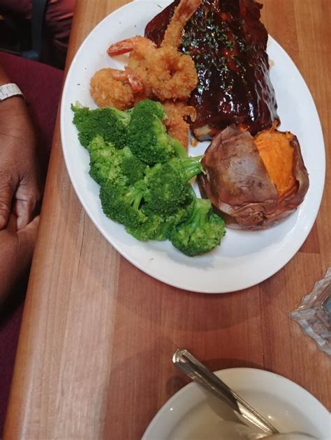 Where else can you choose from shrimp and grits, and jalapeno cornbread or nc bahn mi or bibimbap? Cheddar's Scratch Kitchen, Fayetteville - Menu, Prices ...