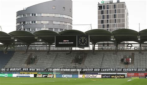 Sturm graz fans singing at mattersburg sturm graz 16 02 2013. SK Sturm Graz: Fans sticheln gegen Rapid und kommentieren ...