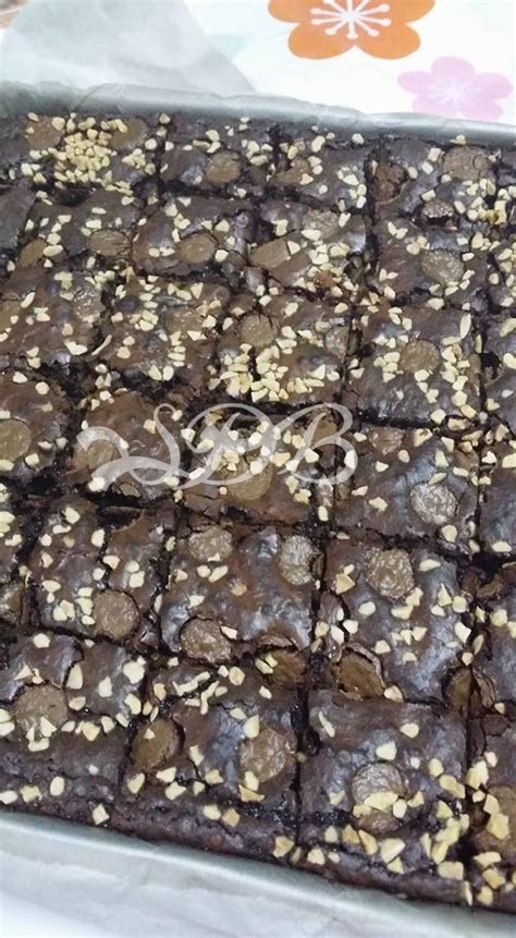 Brownies kedut sering dijual kerana rasanya yang lazat, dan permintaan yang tinggi daripada orang sekeliling. Kitchen Mak Tok (Sajian Dapur Bonda): Fenomena Brownies Kedut