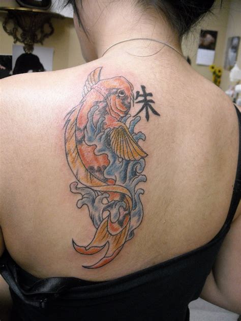 There's no way i could handle getting these; 25 Awesome Shoulder Blade Tattoos - SloDive