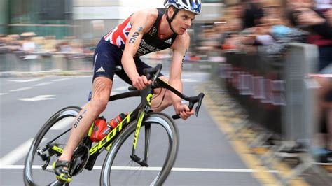 I might just be on a long bike ride and smell a. ITU World Triathlon Series, Edmonton: Jonny Brownlee ...