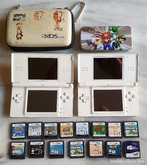 Nintendo ds tenía en abril de 2006 más de 168 juegos disponibles en américa, con un total de 6526 juegos a nivel mundial, contando los juegos repetidos por idioma, país o región y las demos técnicas y sin contar las entregas homebrew y los juegos traducidos por fans. Nintendo ds (2) dos consolas + 15 juegos + una - Vendido en Subasta - 112011879