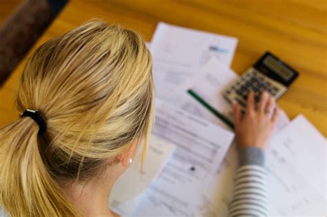 Für die technische umsetzung, insbesondere die überlassung der zum betrieb der website erforderlichen software und der wartung, bedient sich die schule als auftragnehmer der art soft and more gmbh, altmühlstr. Rechnung Englisch