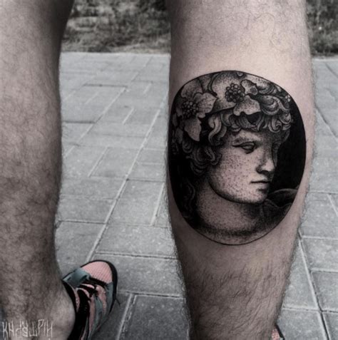 How it is modified or embellished is one of the ways that people personalize their meaning in unique ways. 48 Charming & Unique Circular Tattoo Designs - TattooBlend