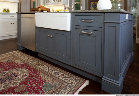 It seems years ago when my husbands family used them back then the had a good business going {it was a small local cabinet builder/hand crafted cabinets}. Showplace Wood Products debuts new cabinet colors ...