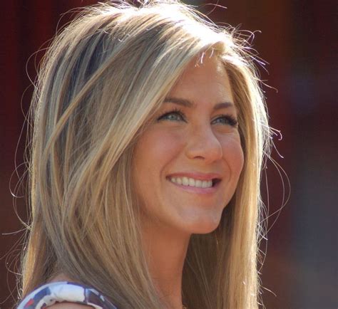 jennifer aniston admits that she had a fake stalker instagram account before she joined publicly