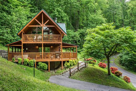 Friends and family are welcome to make gatlinburg chateau 105 home base for your great smoky mountain vacation. Rustic Log Cabin Near Lush Forest with Viewing Deck - Home ...