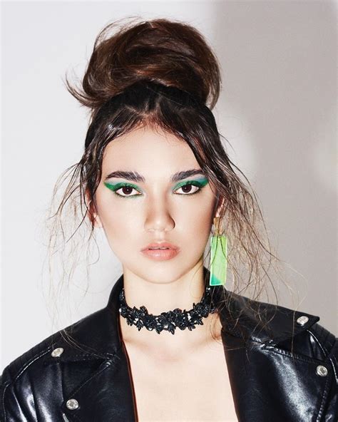 Showbiz 24 mar 2021 21:10 sinopsis sinetron sctv samudra cinta: Haico Van der Veken, Artis Cantik Terpopuler 2020
