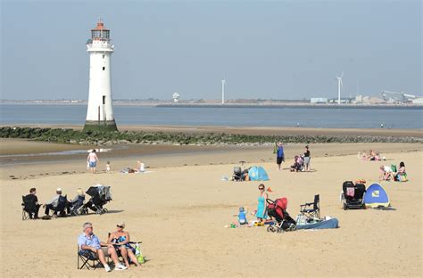 Looking for a place to stay in brighton, uk? New Brighton Beach, Wirral