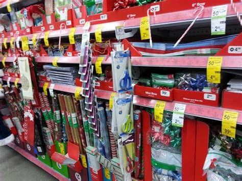 Free uk express delivery & messaging. How To Wrap Your Last Minute Christmas Gifts Like A Pro ...