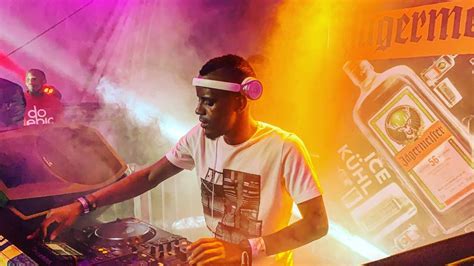 The self proclaimed king of amapiano is one of the genre's best selling artists. ICYMI: Kabza De Small Graces Us With New Amapiano mix