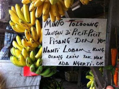 Kata kata lucu singkat di atas memberimu pelajaran untuk tidak termakan gombalan yang menanyakan apakah kamu jatuh dari langit atau tidak. - ANGKASAA -: Gambar-Gambar Lawak Kelakar Gila Lucu Geli Hati