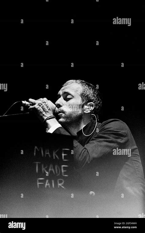 Coldplay Chris Martin Black And White Stock Photos And Images Alamy