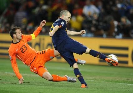 Este encuentro lo protagonizaron las selecciones de los holanda y españa, que se clasificaron tras vencer a uruguay y alemania, respectivamente, en las semifinales. Derrota digna: Mundial 2010: España 1 - Holanda 0