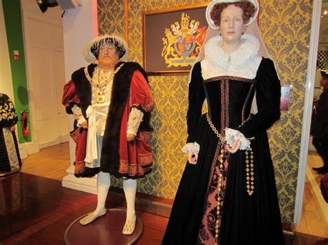 Богатая пара в париже собирает гостей на званый ужин. Sarah in London: Madame Tussaud's