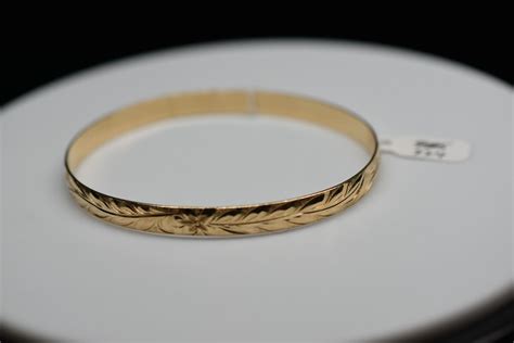 14K Gold "Kuuipo" Hawaiian Bangle Bracelet 6mm, Embossed Floral & Vine