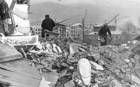 Землетрясение в Армении — 1988 Спитакское Ленинаканское погибшие город фото 7 декабря