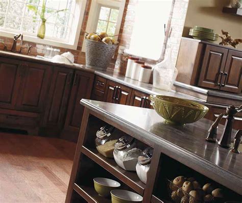 Kitchencabinetsreviews.com is the best source online for kitchen cabinets reviews. Dark Cherry Kitchen Cabinets - Kemper Cabinetry