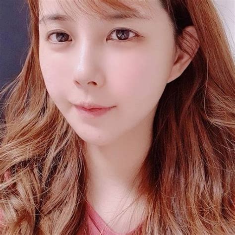 김이브, 마지막으로 윰댕 언급하며 유튜브 중단 선언. BJ김이브, 변함 없는 인형 비주얼 - 뉴스컬처
