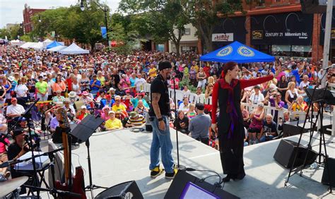 Collingwood, blue mountains, thornbury, and meaford, pick up: Priscilla Presley & Christopher Ameruoso Collingwood Canada