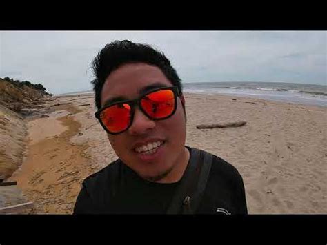 Pantai tusan at bekenu beach miri is currently in the process of building resorts and lounges. Pantai Tusan Miri..Nak Jenguk Batu Kuda Runtuh.. - YouTube