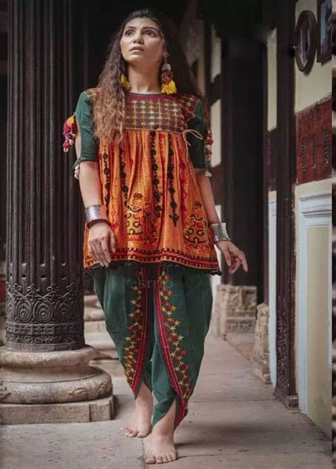 Navratri colours 2021, 9 colours of durga navratri 2021, dresses to wear in navratri 2021, saree colours for navratri 2021, daily colors of navratri durga puja is given here. Navratri Garba Dress - Shop Dresses For Navratri Garba ...