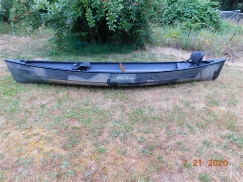 The old town guide is a tandem canadian canoe designed for fishing and nature watching as well as touring use. Canoe Old Town Guide 147 New for sale from United States