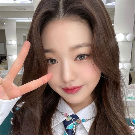 Jang Wonyoung Ive Izone Selca Icon Pfp Kpop In 2022 Beauty Girl