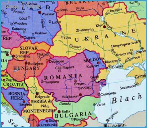 Romania Map Tourist Attractions - TravelsFinders.Com