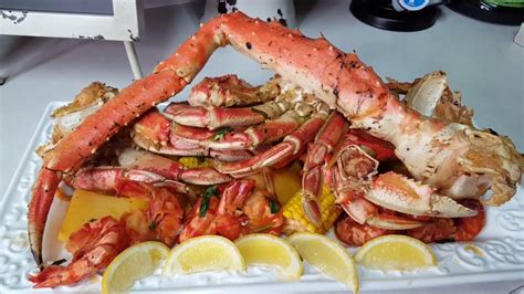 How I Cook My Delicious Seafood Boil King Crab Dungeness Crab And