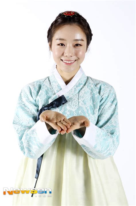 그를 반드시 황제로 만들 것이다. 이시원 "이상형, 임시완 송재림보다 류진"포토엔 - 손에 ...