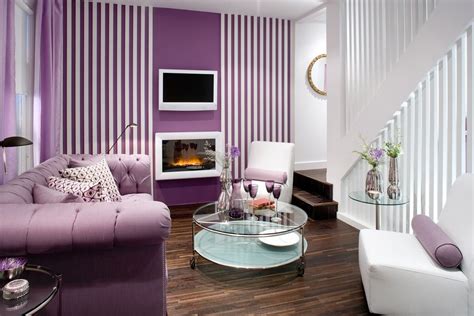 Wir zeigen die schönsten wohnzimmer gestalten lila und einrichtungstipps für deine wohnung.damit wir uns auch jeden tag zu hause wohlfühlen. Lila Wohnzimmer für Vibrant Living Space - Einzigartige ...