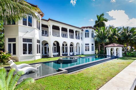 Waterfront Mansion In Golden Beach Listed For 1495m Sun Sentinel