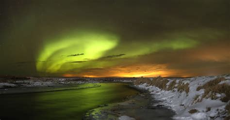 Watch Out For The Northern Lights Over The Uk Tonight Metro News