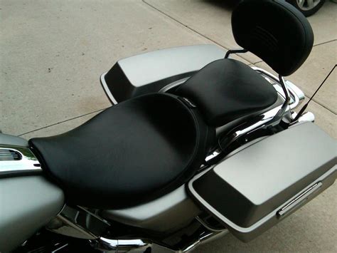Genuine leather black diamond solo spring seat harley davidson softail deluxe slim heritage dyna street fat bob low rider wide glide sportster xl 883 1200 iron low. C&C solo seat on street glide anyone? - Harley Davidson Forums