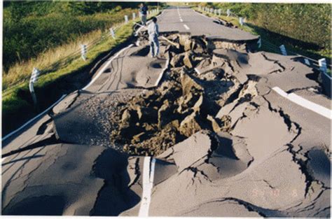 地震活動 / 地震活动 ― dìzhèn huódòng ― seismic activity. 【地震情報】北海道東方沖は要警戒、各地で活性化か!:今日は ...